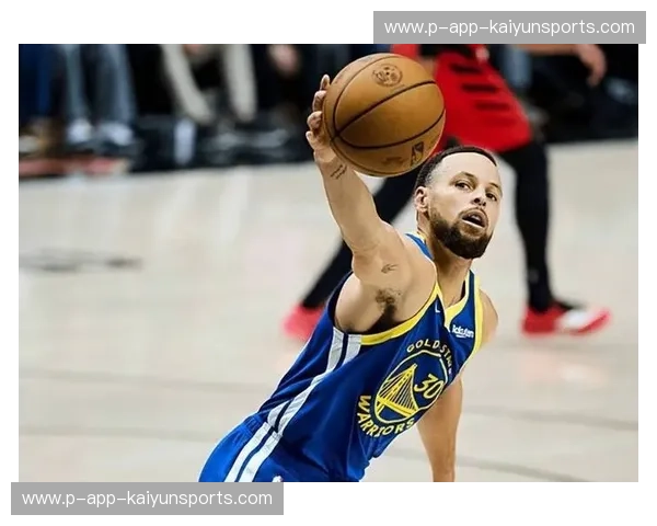 勇士vs火箭G3：金州风暴席卷休城，库里神迹续写传奇